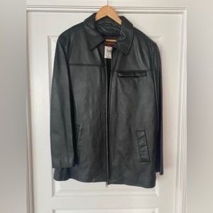 Danier Men’s Leather Jacket (M) with inside liner!!